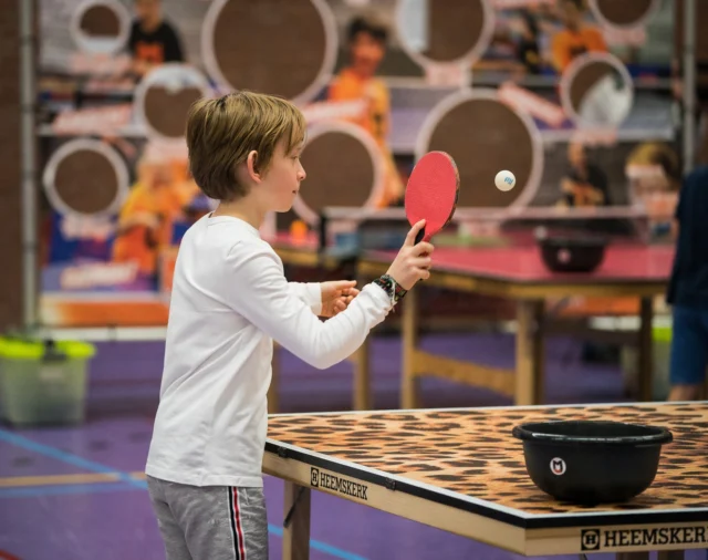 Klaar voor een potje pingpong? 🏓 Tijdens het Pinksterweekend is het weer tijd voor Ping-Pong Stars! HBC Tafeltennis organiseert alweer hun 40e basisschooltafeltennistoernooi.

Voor alle kids uit groep 3 t/m 8 💪

Check goed je speeldag en meld je aan!

#sportsupport #tafeltennistoernooi #jongenoudinbeweging #kennemerland #activiteitpinksterweekend